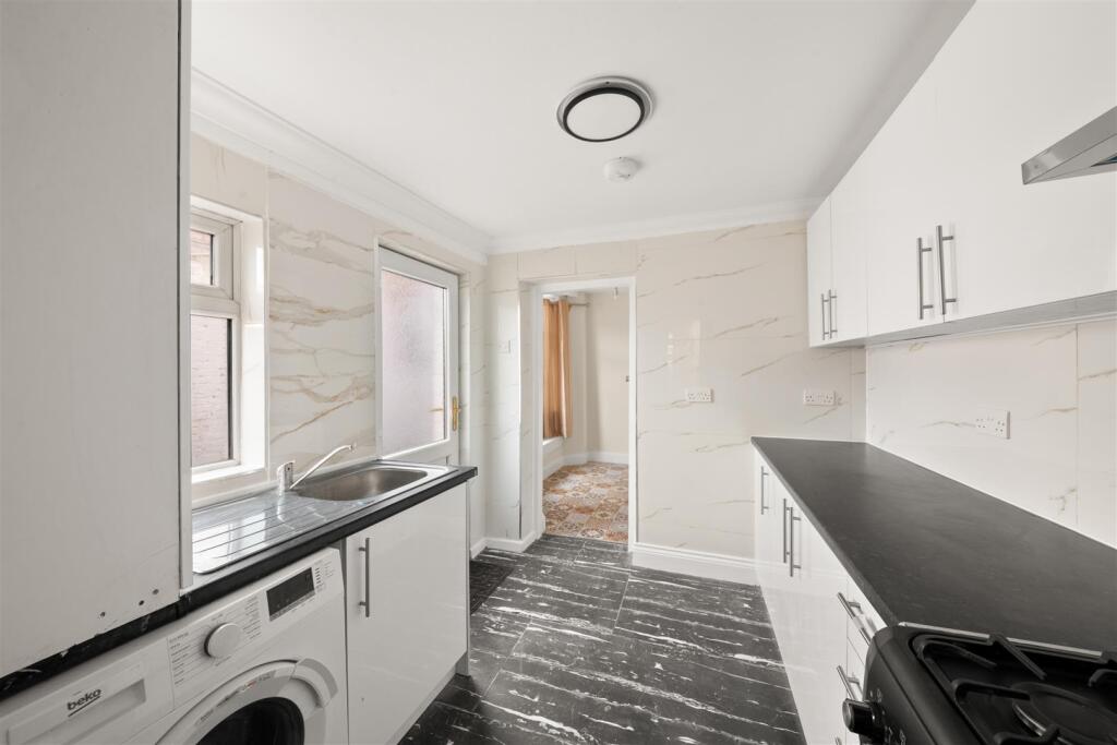 House in London, Hounslow West - View 5