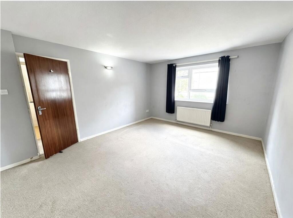 Apartment in Luton - View 4