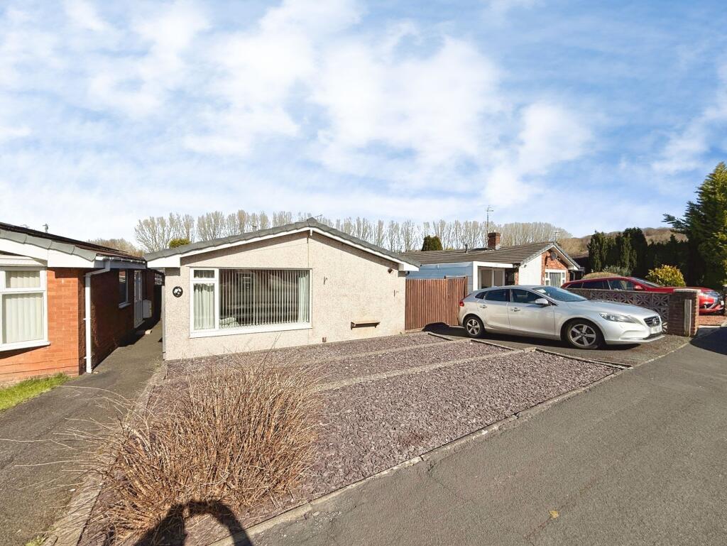 2-bed detached on Bollingale Avenue, Telford, TF2, £170,000