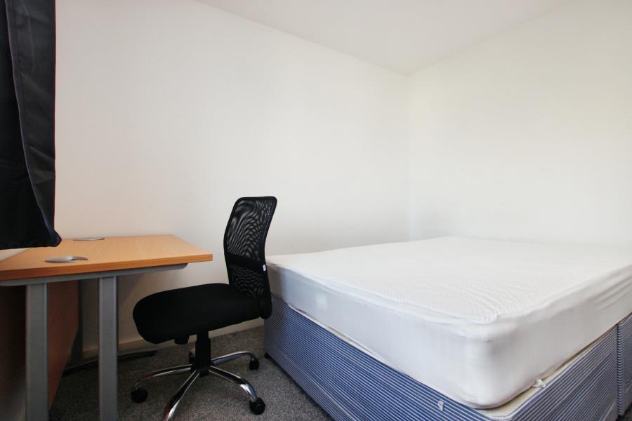 House in Bristol, Highbrook Park, Winterbourne - More