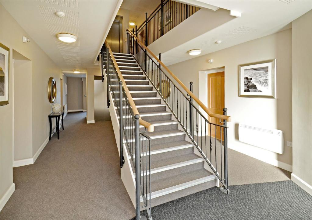 5 Ellen Place, Henry Fowler Drive, Tettenhall photo 2