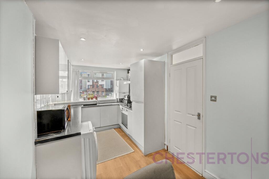 2 bedroom maisonette for rent