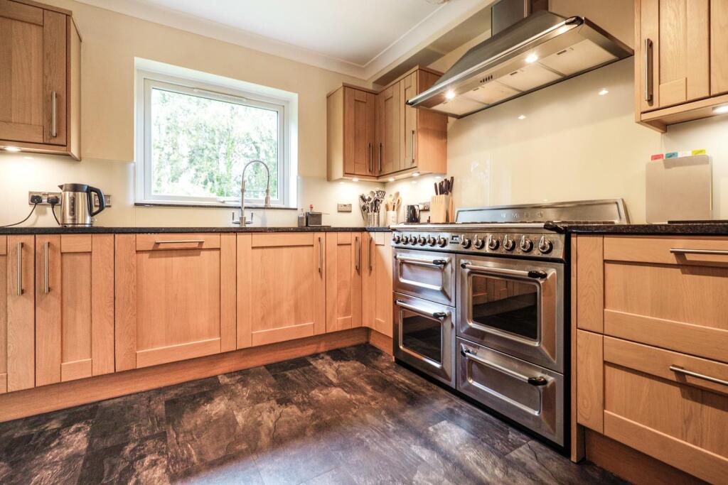 House in Leeds, Alwoodley Gates, Harewood - View 4