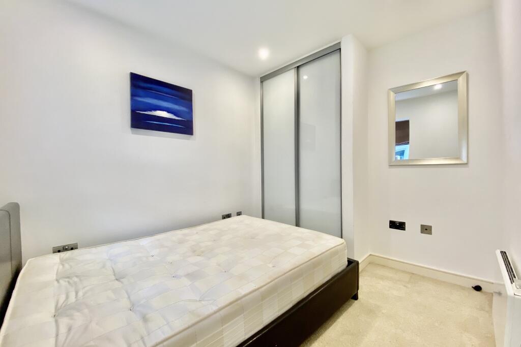 Apartment in Leeds - More