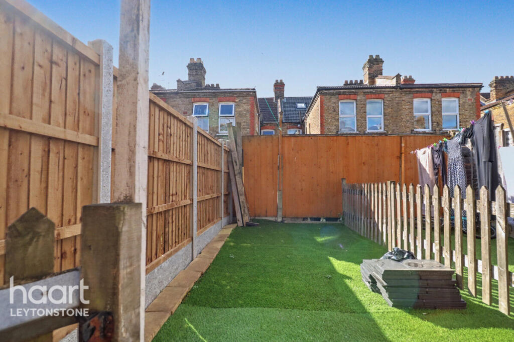 Apartment in London, Leyton - View 5
