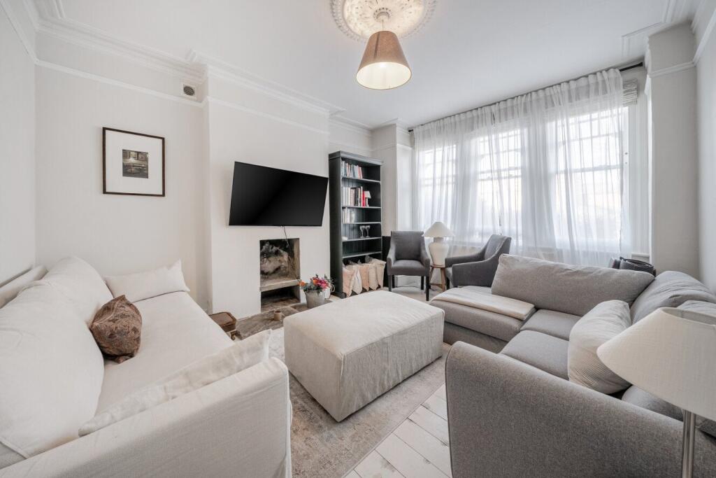 Main image of property: Weir Road, Balham, London, SW12