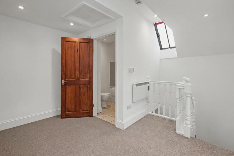 Apartment in Abingdon, Caldecott - View 5