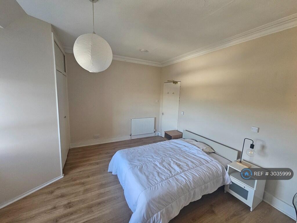 Apartment in Edinburgh - View 4