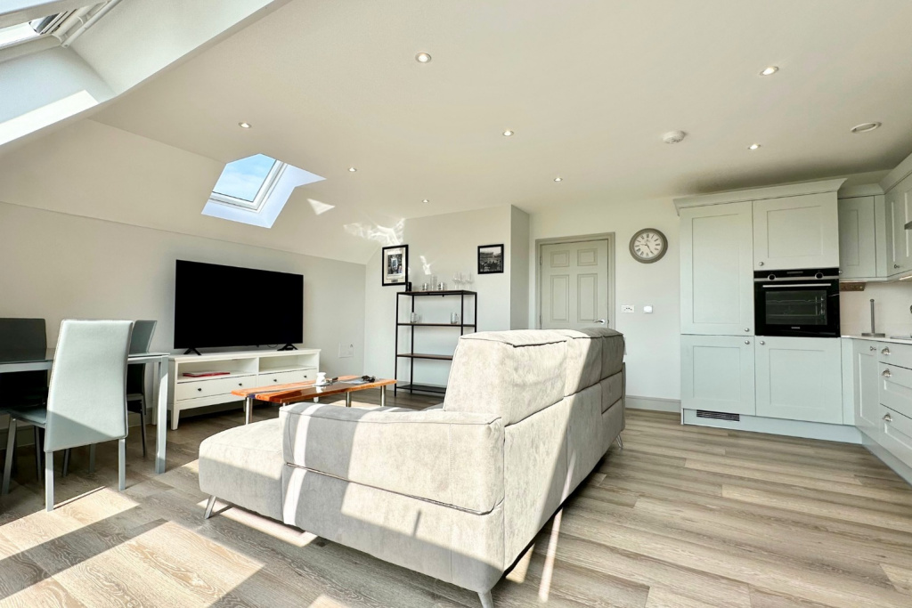 Apartment in Reading, Barkham - View 3