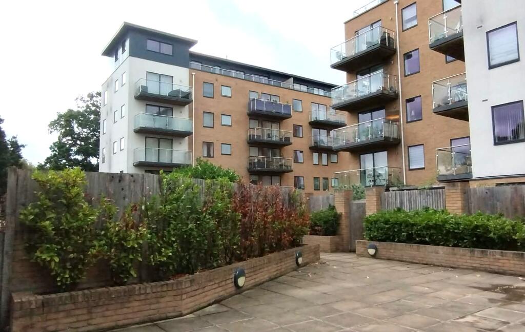 Main image of property: 28 Westbury Mansions, Old Bracknell Lane West, Bracknell, Berkshire RG12 7LZ