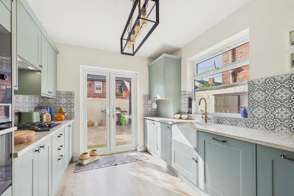 House in Chester, Handbridge, City of Chester - View 2