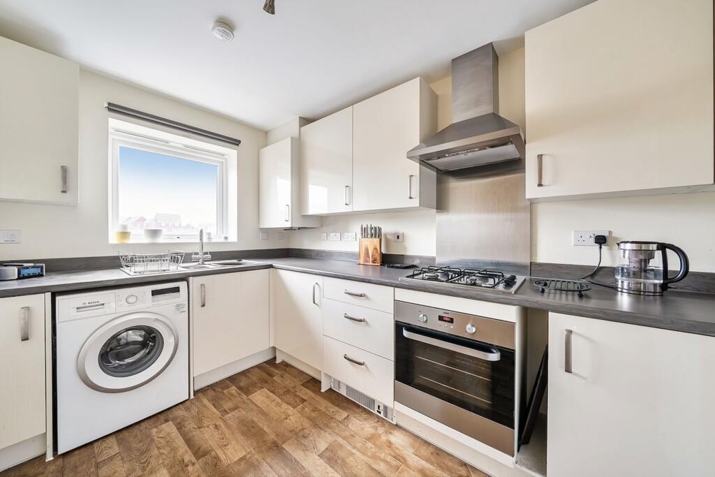 Hawker Avenue, Longhedge, SP4 photo 4