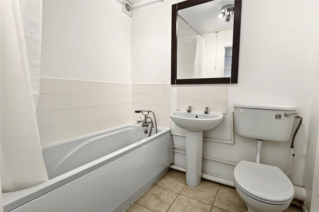 Apartment in London - View 5