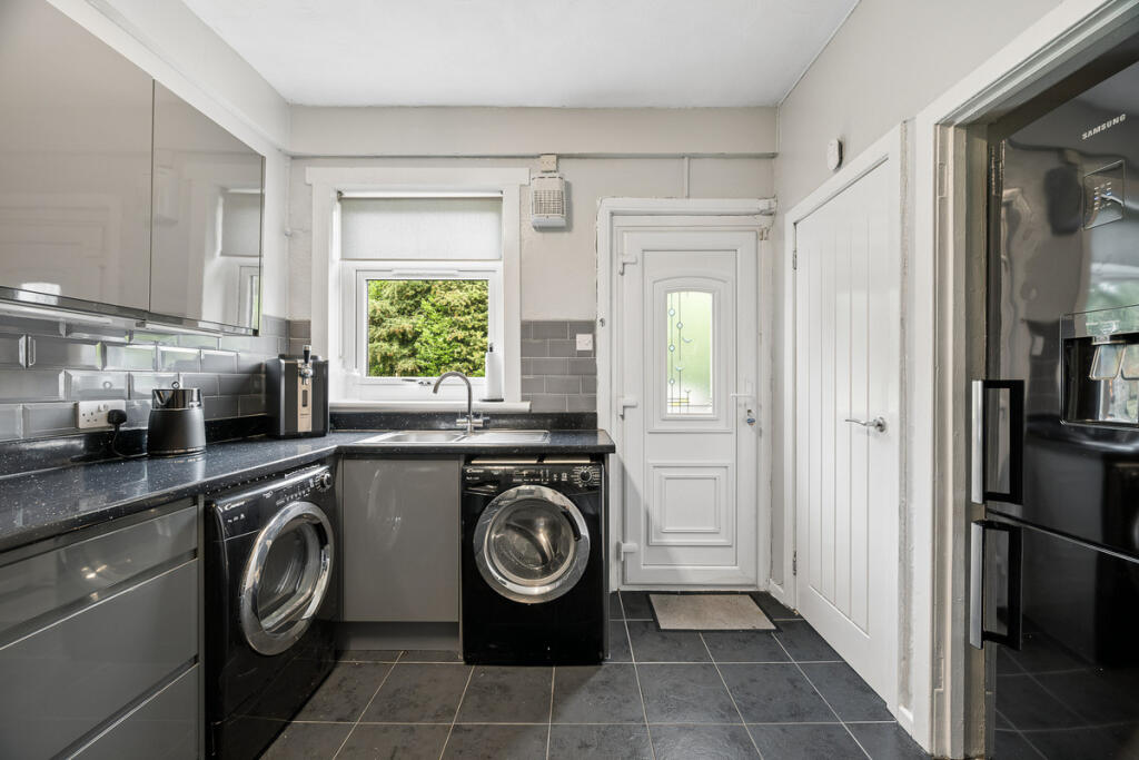 Apartment in Bothwell, Springwells, Whitehill - More