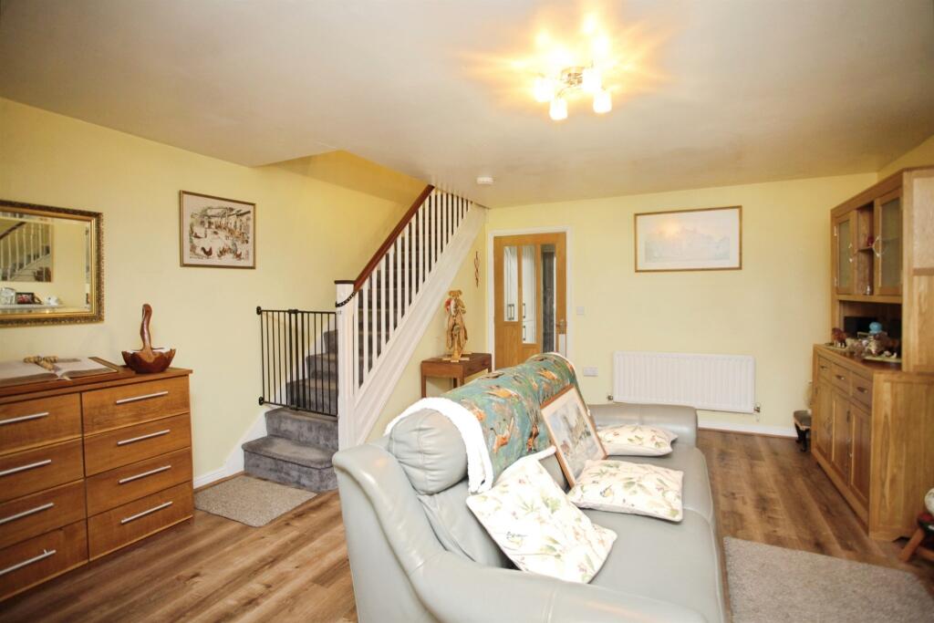 House in Rugby, Warwickshire - View 3