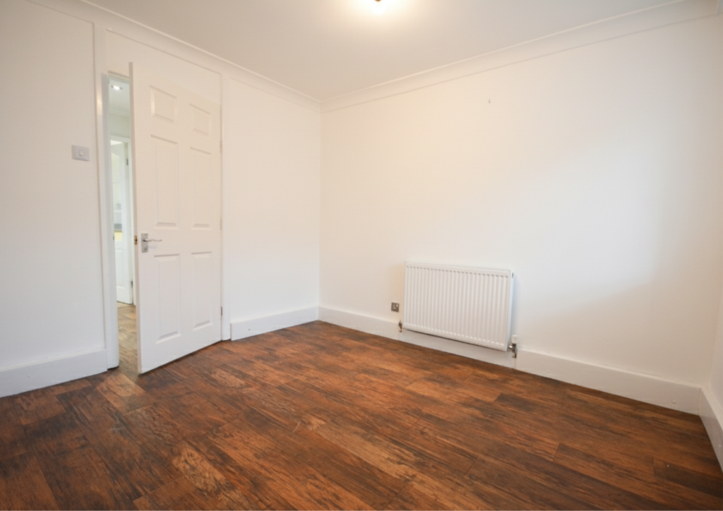 Tintern Avenue, Whitefield, M45 8WY photo 3