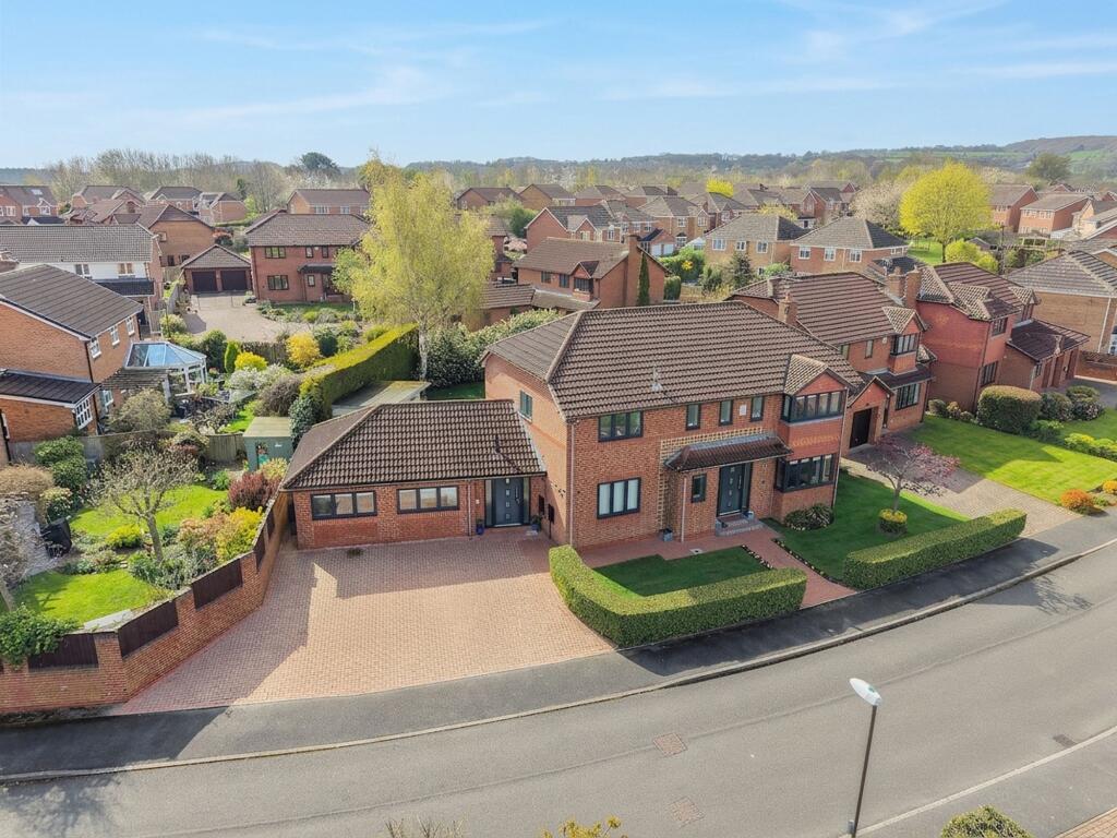 Main image of property: Acorn Ridge, Walton, S42