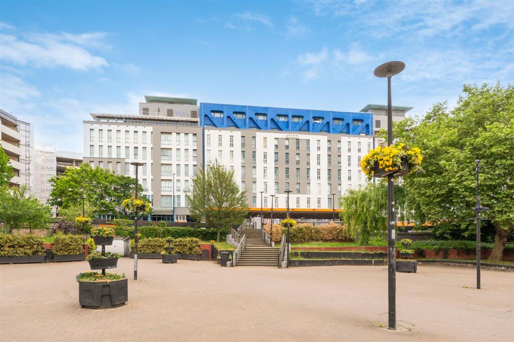 Main image of property: St James Barton, Bristol