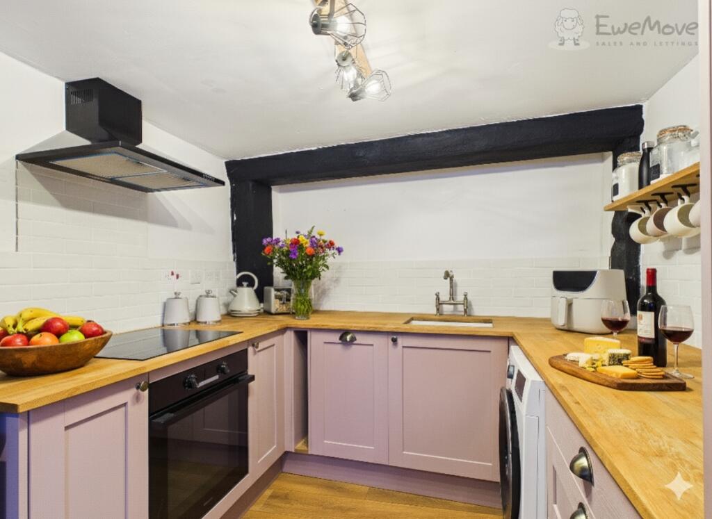 1 Leigh Road, Chulmleigh, Devon, EX18 photo 3