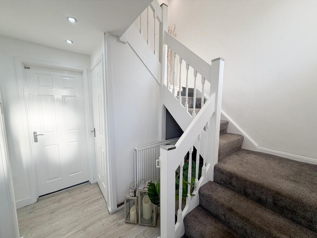 Littlehaven Close, Longsight photo 2