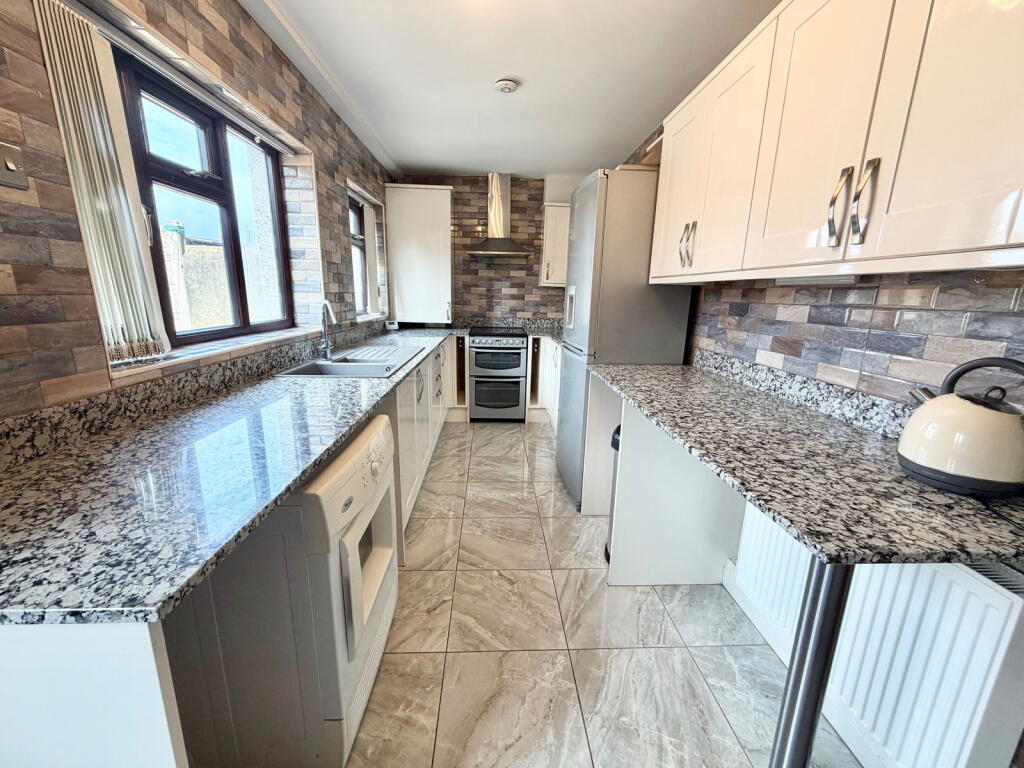 Jasmine Road, Dudley, DY2 7NN photo 4