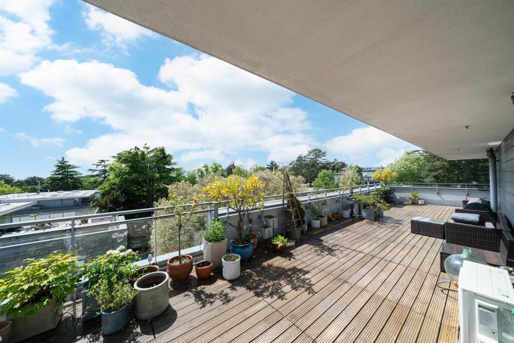 Apartment in St Albans, Bernards Heath - View 4