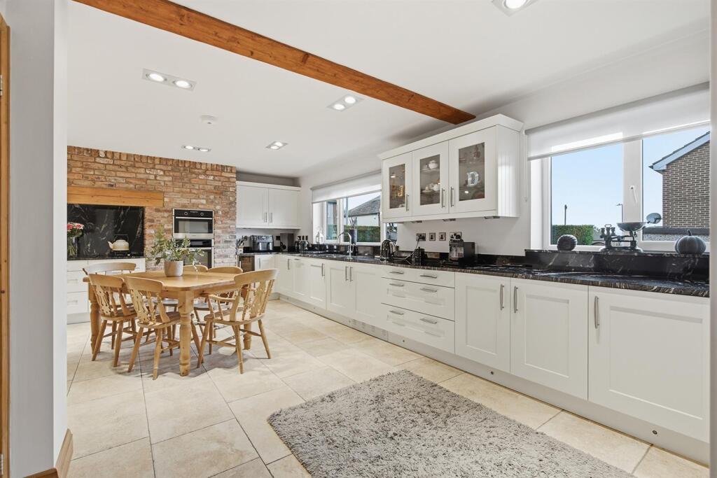 House in Kirklees, Birchencliffe - More