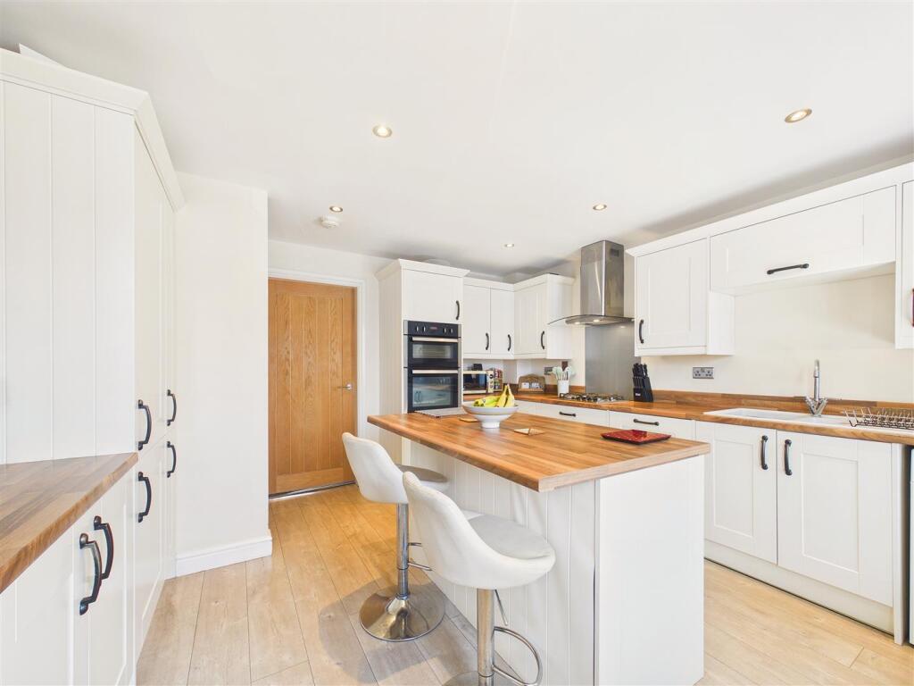 House in Hull - More