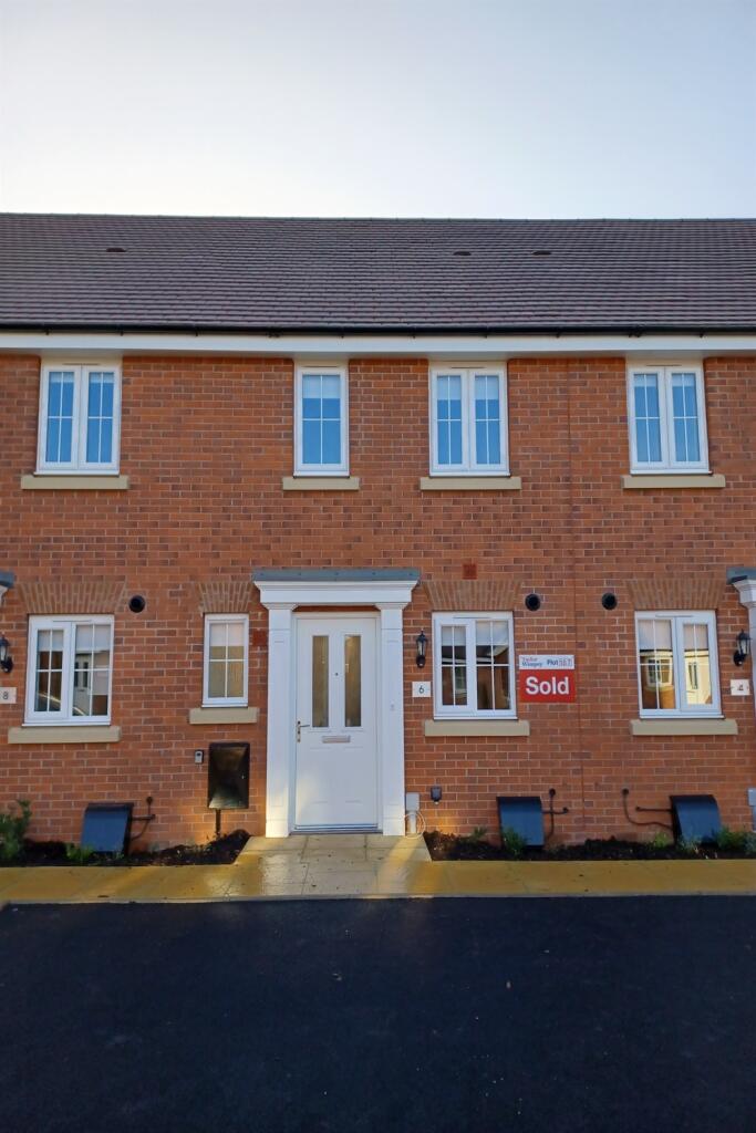 Main image of property: 2 bedroom Terraced House in Sloe Court, Bishopton, Stratford-upon-Avon
