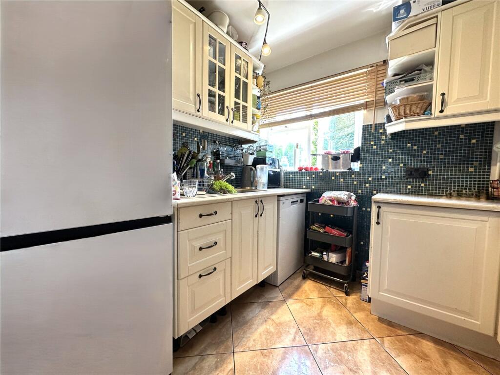 St. Peters Road, Basingstoke, Hampshire, RG22 - View 2