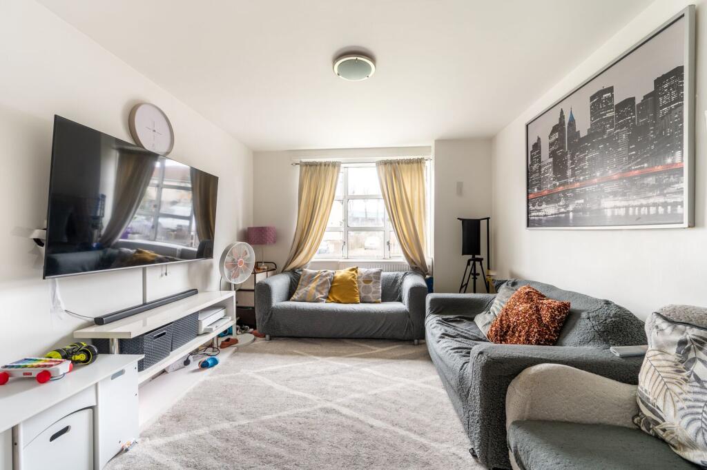 1-bed flat on Chesham Street, Neasden, London, NW10, £325,000