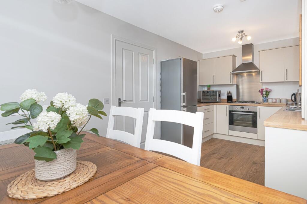 House in Cowdenbeath, Leuchatsbeath - More