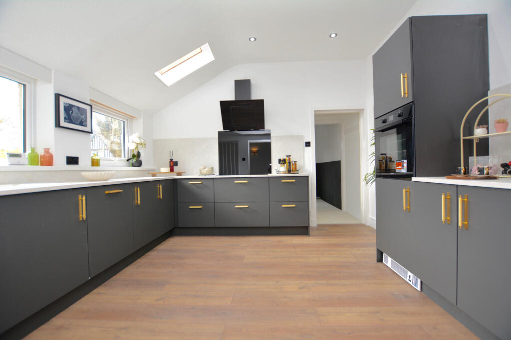 44 Carrick Road, Ayr, KA7 2RB photo 3