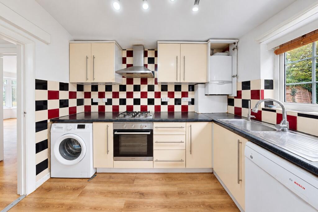 House in Harrow - View 4