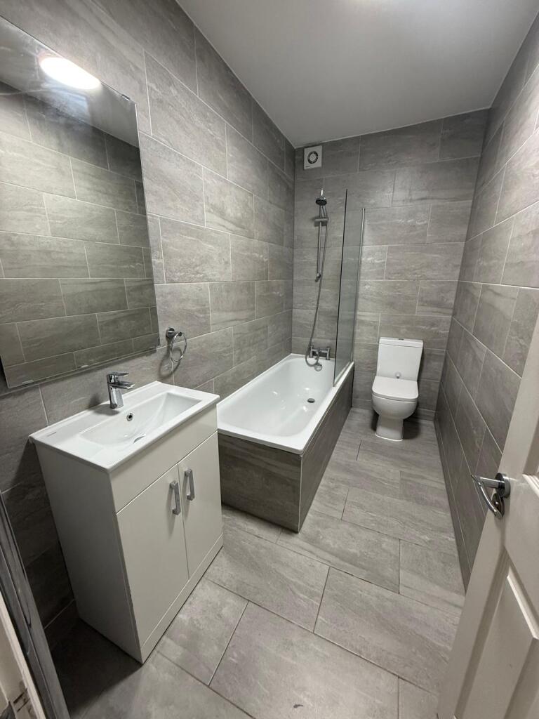 Main image of property: Basement Flat, Queens Drive, Hackney, London