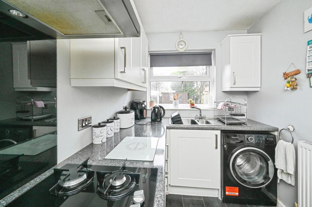 Gleneagles Drive, Kirkby-in-Ashfield, Nottingham, Nottinghamshire, NG17 photo 3