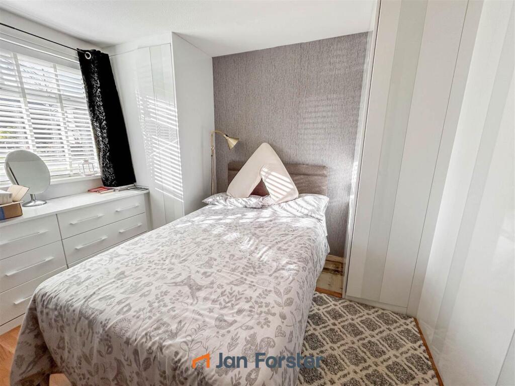 Apartment in Newcastle upon Tyne - View 4