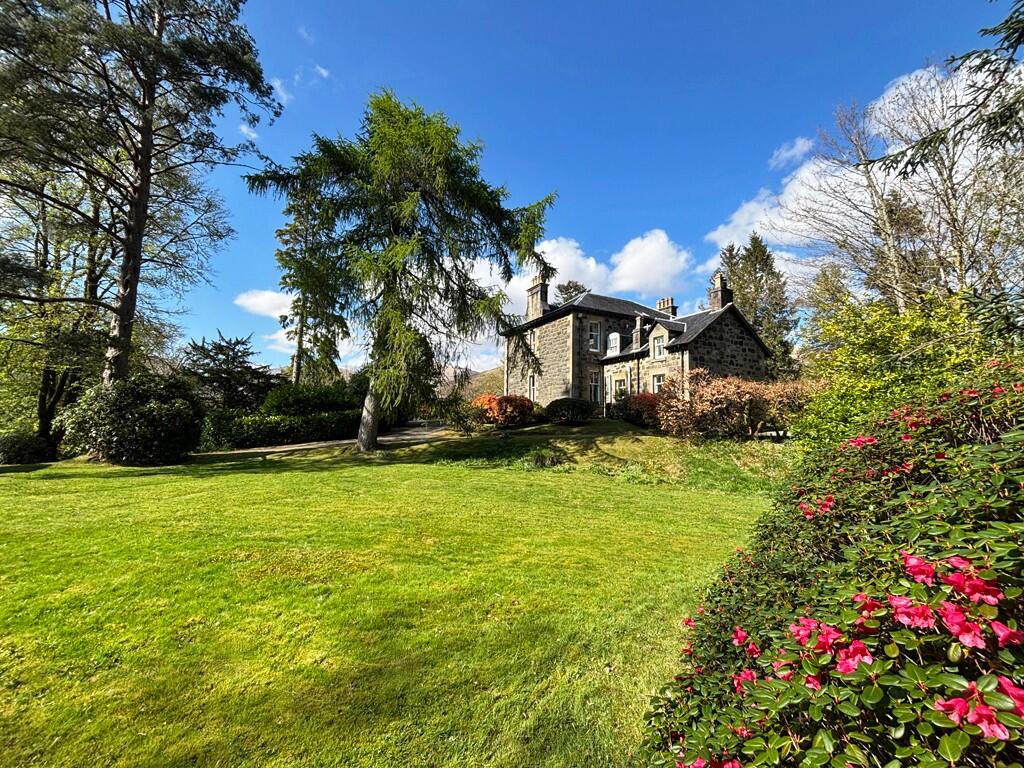 Main image of property: Glenlyon House, Dalmally, PA33 1AA