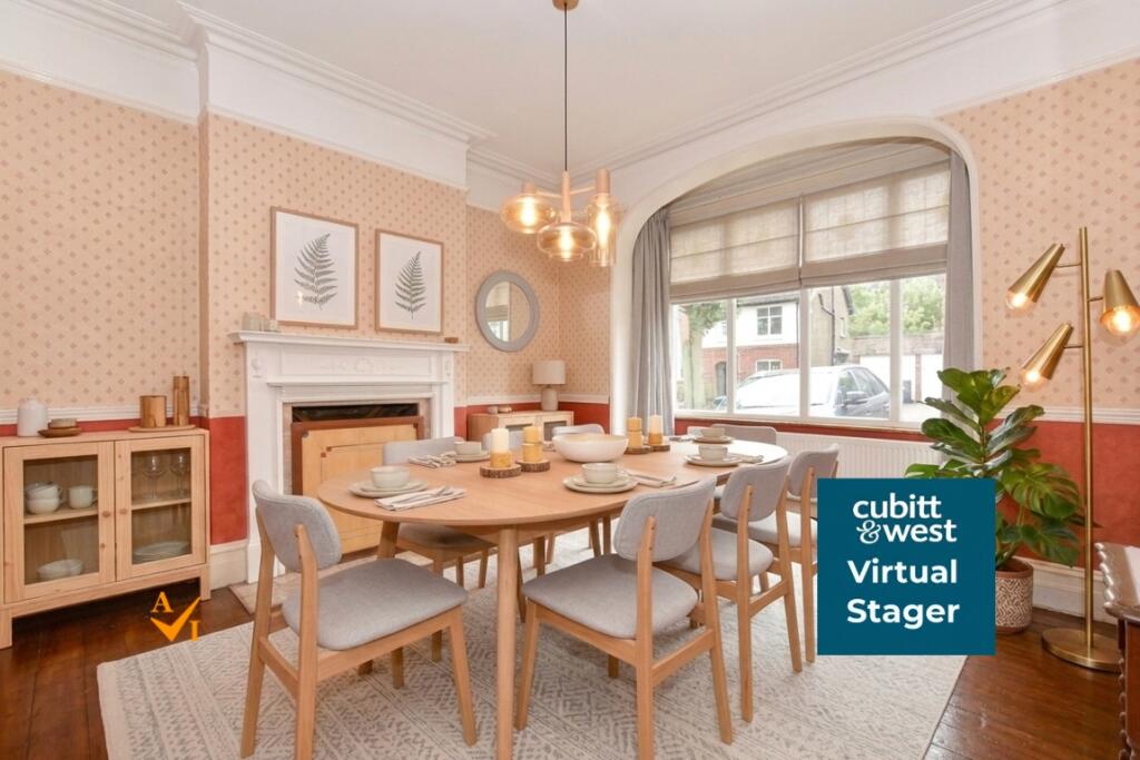 House in London, Sanderstead - More