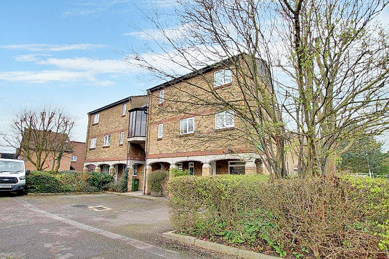 Main image of property: Vermont Close, Basildon, Essex, SS13