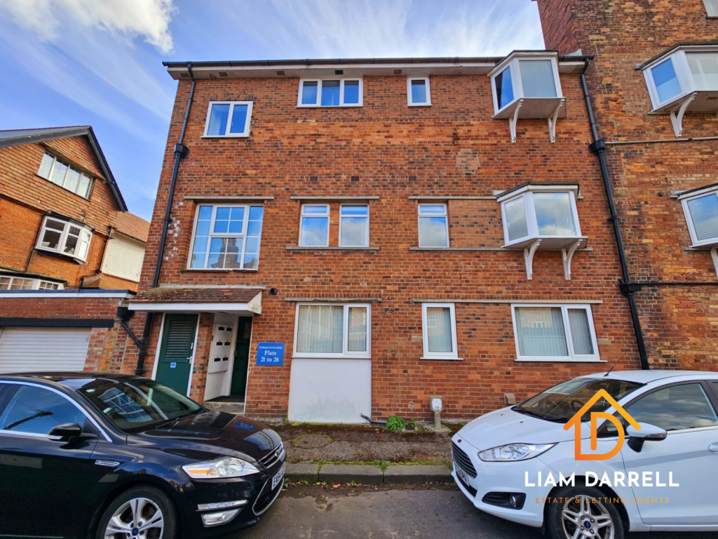2-bed flat on Normanton Rise, Belvedere Place, Scarborough, North Yorkshire, £95,000