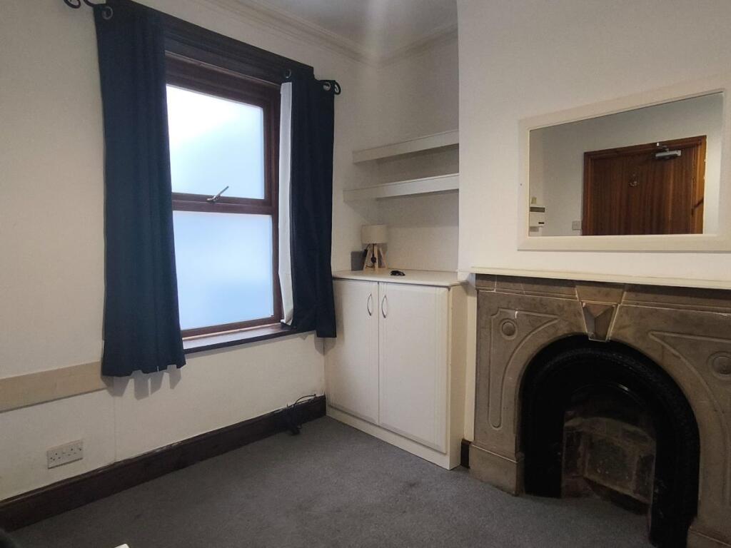 Main image of property: Room 1, 5 Mason Street