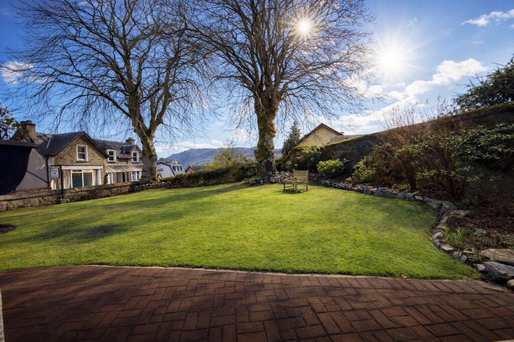Bank House Bed & Breakfast & Bank House Apartment, Station Road, Fort Augustus. photo 2