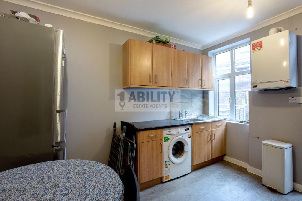 3 bedroom flat for rent