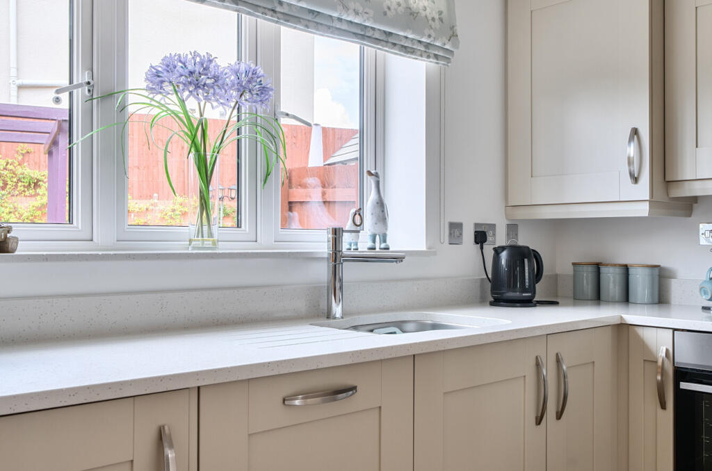 House in Tewkesbury, Twyning - More