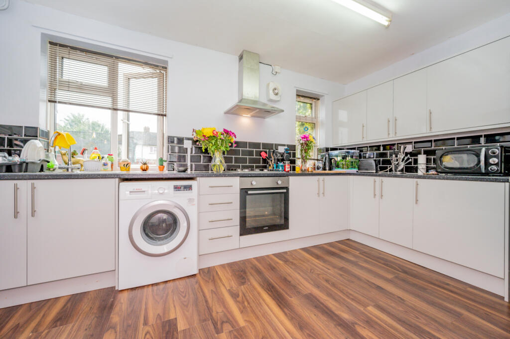 House in Kettering, Avondale - View 3