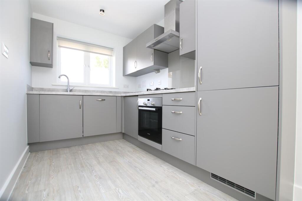 Calvert Link, Kilnwood Vale, Faygate photo 4