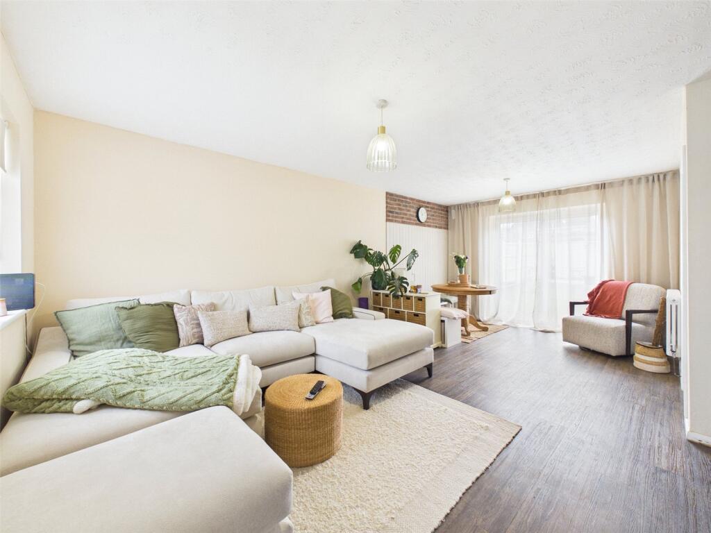 Berry Lawn, Abbeydale, Gloucester, Gloucestershire, GL4 photo 2