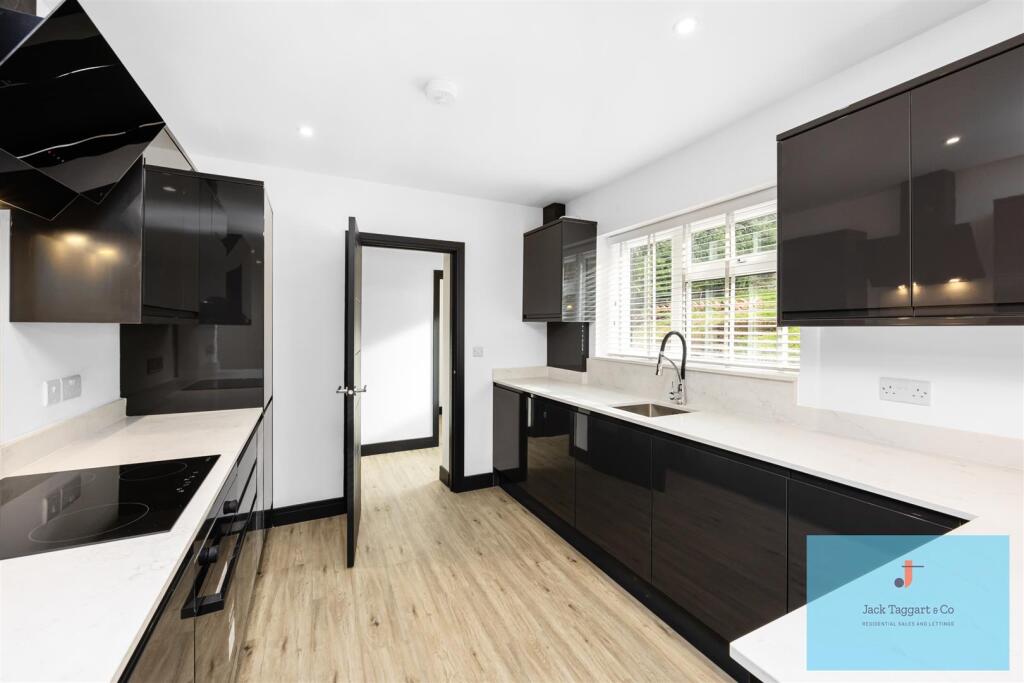 Rotherfield Crescent, Brighton - View 2
