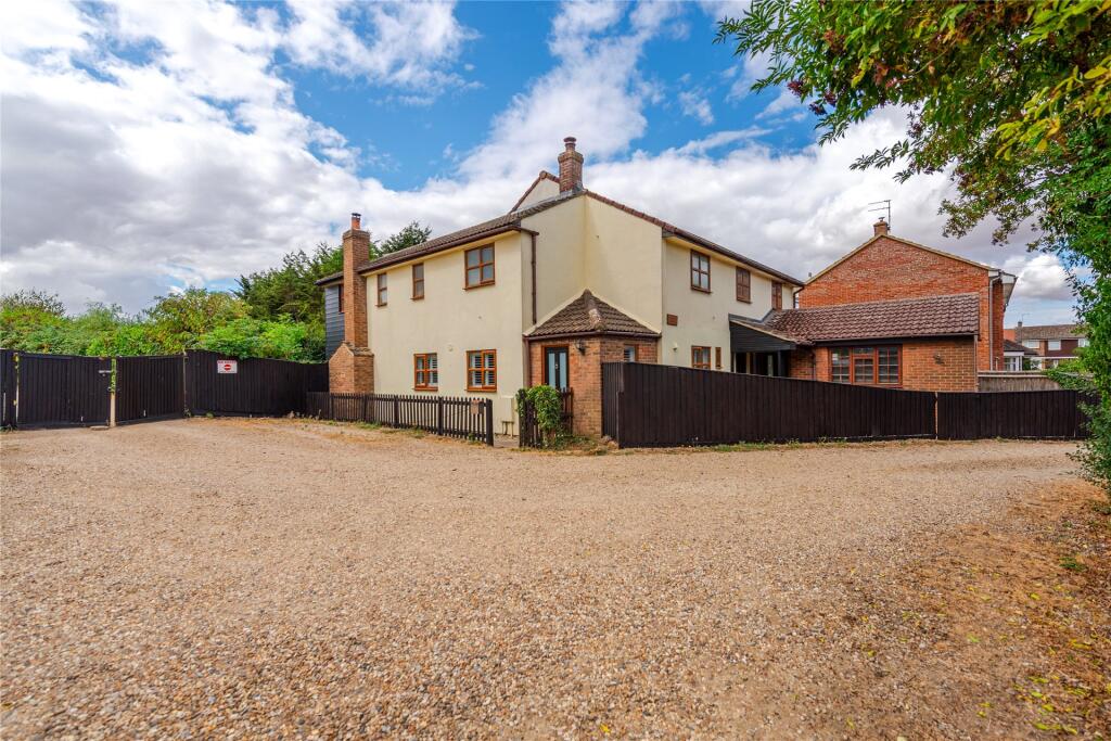 Main image of property: Main Street, Grendon Underwood, Aylesbury, Buckinghamshire, HP18